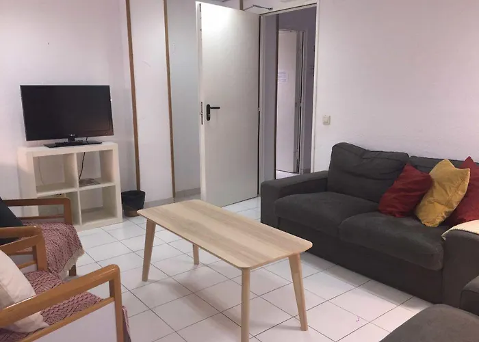 Residencia Universitaria Pare Claret Albergue Girona